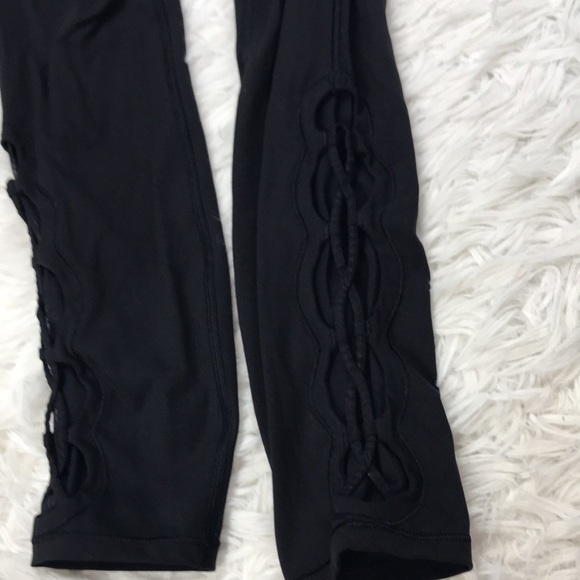 Lululemon Tied To It 7/8 Tight 25" Black - Picture 3 of 6
